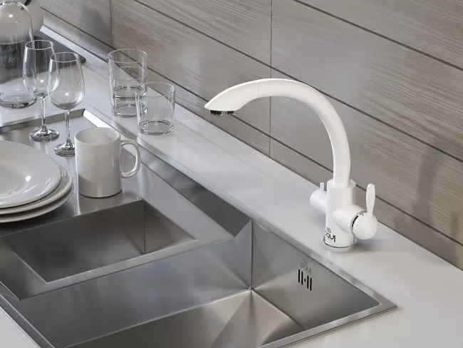 Смеситель из латуни Paulmark Essen с подключением к фильтру для питьевой воды