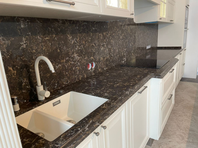 9005 Бурбонне