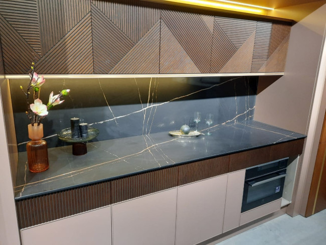 7700 Калакатта Марсель