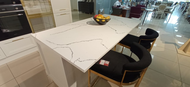 NM 208 Calacatta Blanca