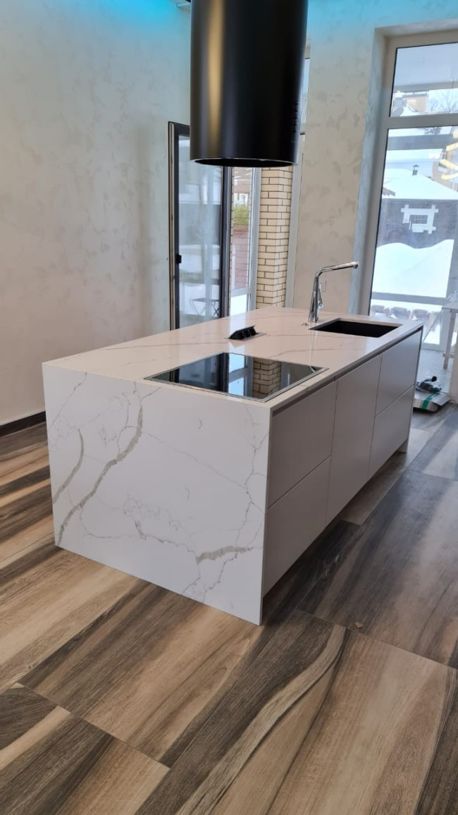 7400 А+B Калакатта Дофине