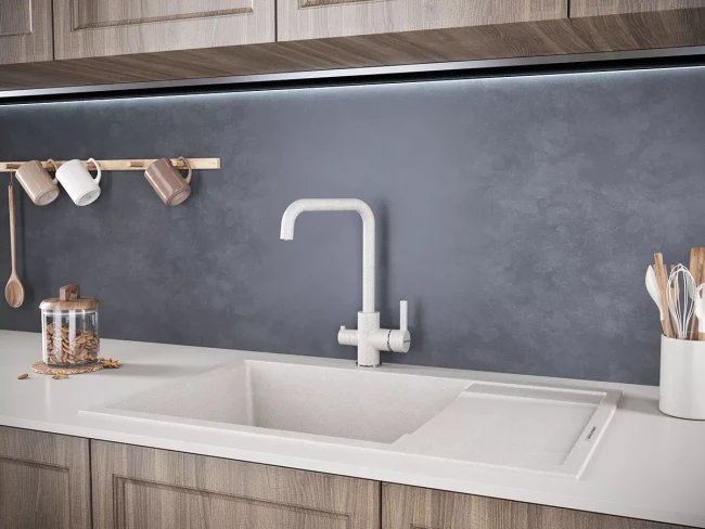 Смеситель Paulmark Logas с поворотным изливом