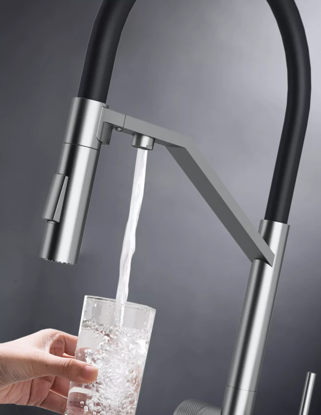 Смеситель ZENDER с подключением к фильтру для воды