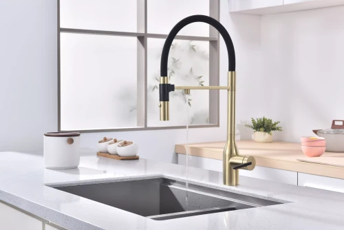 Смеситель Paulmark MAGNETO ONE с подключением к фильтру для воды с высоким изливом светлое золото