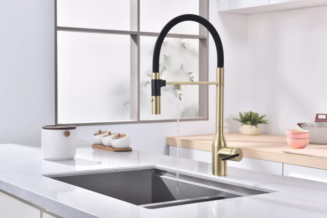 Смеситель Paulmark MAGNETO ONE с подключением к фильтру для воды с высоким изливом