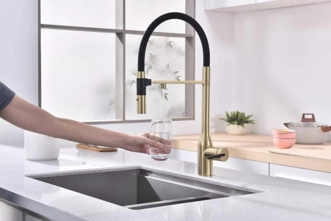 Смеситель Paulmark MAGNETO ONE с подключением к фильтру для воды с высоким изливом