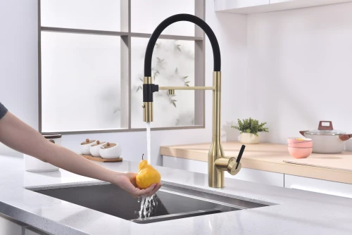 Смеситель Paulmark MAGNETO ONE с подключением к фильтру для воды с высоким изливом светлое золото