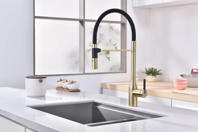 Смеситель Paulmark MAGNETO ONE с подключением к фильтру для воды с высоким изливом