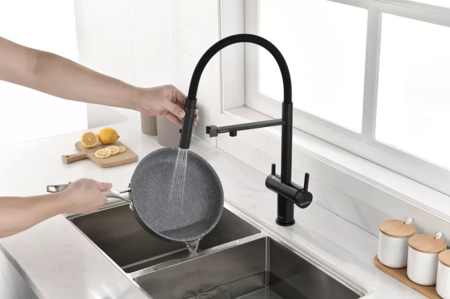 Смеситель с подключением к фильтру для воды Paulmark Gravity