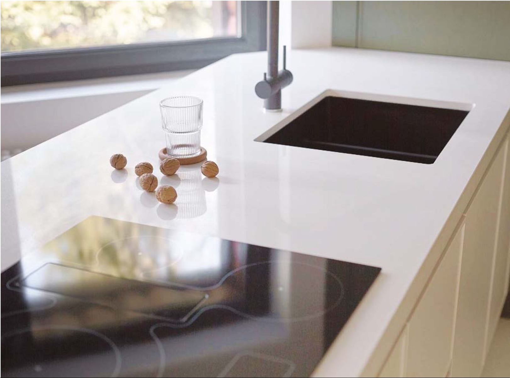 Кухонная техника и мойка